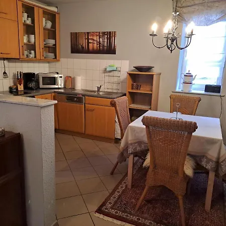 Apartmán Landhauswohnung Mit Terrasse Im Alten Ortskern, Eg Rosbach vor der Höhe