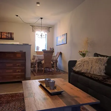 Apartment Landhauswohnung Mit Terrasse Im Alten Ortskern, Eg Rosbach vor der Höhe